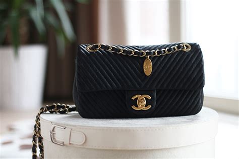 kleine chanel tas prijs|Chanel online winkel.